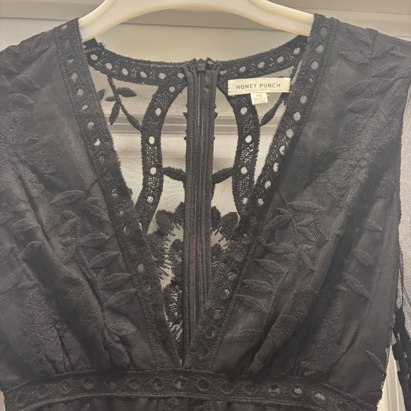 Honey Punch Black Embroidered Lace Long Sleeve V Neck Dress - Picture 7 of 11
